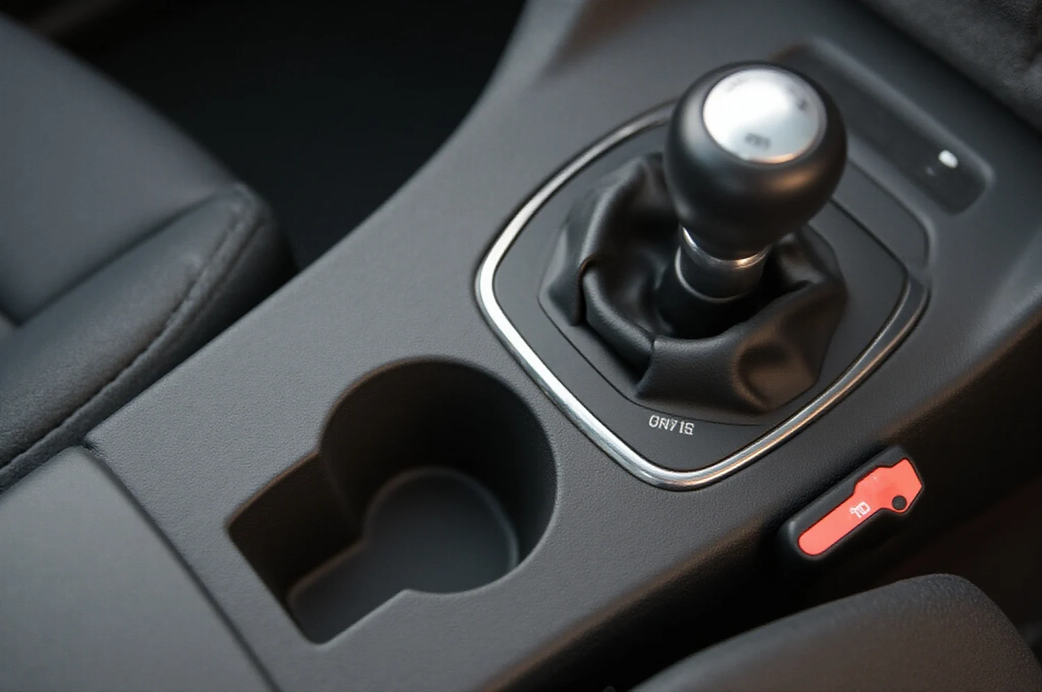 Auto keskkonsooli detail